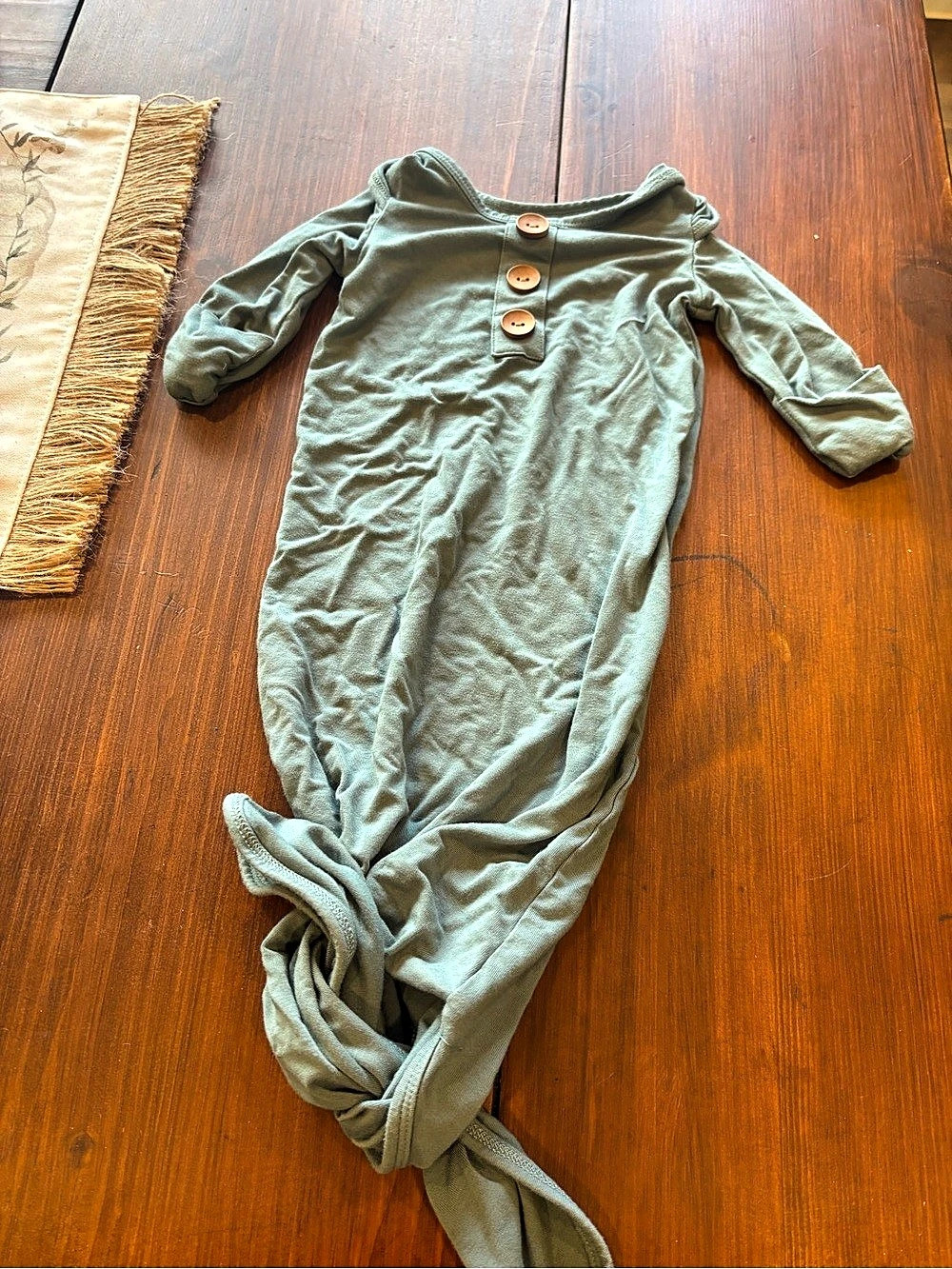 Caden Lane Bamboo Baby Knot Gown & Hat Green Baby Footie